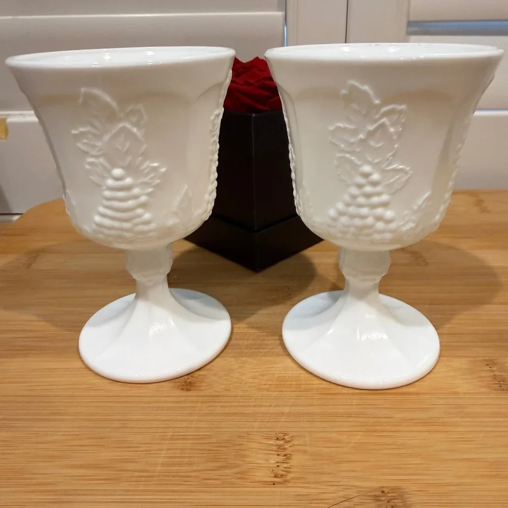 Pair Vintage Indiana Glass Milk Glass Harvest Grape Pedestal‎ Goblets White